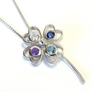 �N���[�o�[���`�[�t�̃y���_���g