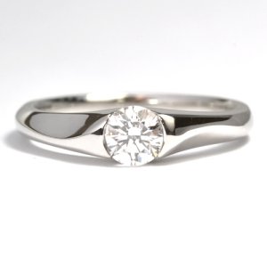 お手持ちのダイヤを使用した婚約指輪