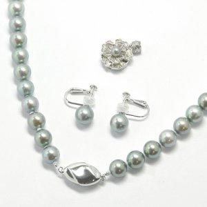 グレーパールネックレス金具交換、糸換えとパールイヤリング